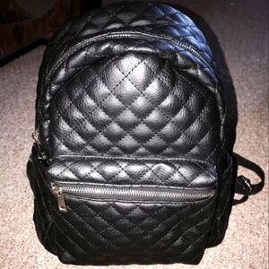 ♠️ NWOT Awesome Black Faux Leather Quilted Diamond Stitch Zip Closure Backpack